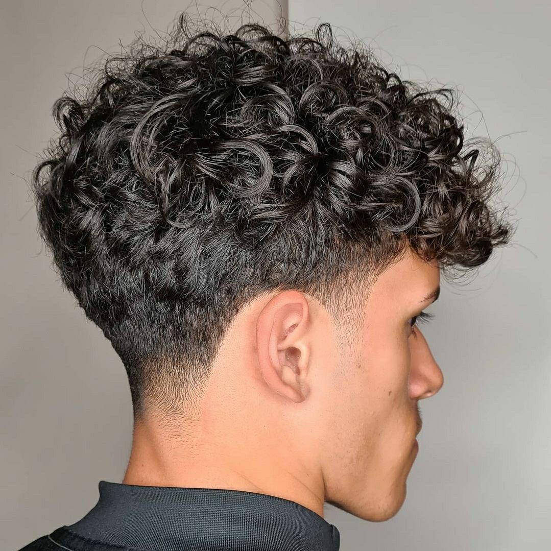 Taper fade curly hair – Artofit